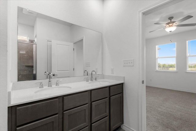 500 Stinchcomb RD, Hutto, TX 78634
