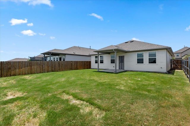 500 Stinchcomb RD, Hutto, TX 78634