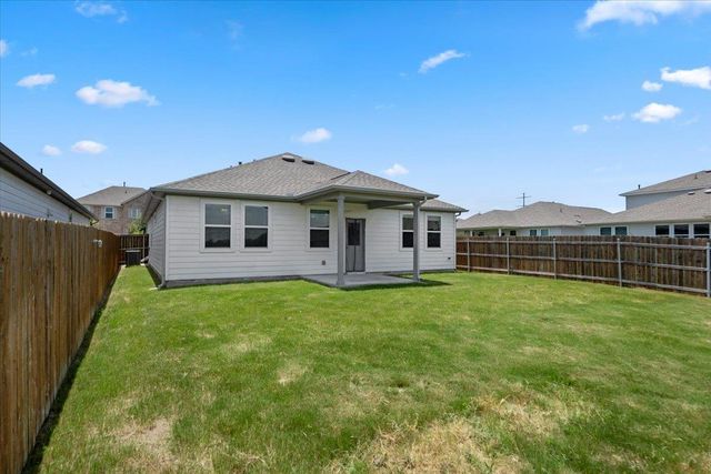 500 Stinchcomb RD, Hutto, TX 78634