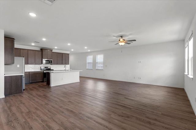 500 Stinchcomb RD, Hutto, TX 78634