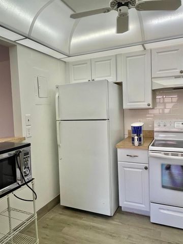 654 Saxony N, Delray Beach, FL 33446