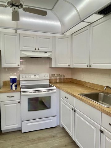 654 Saxony N, Delray Beach, FL 33446