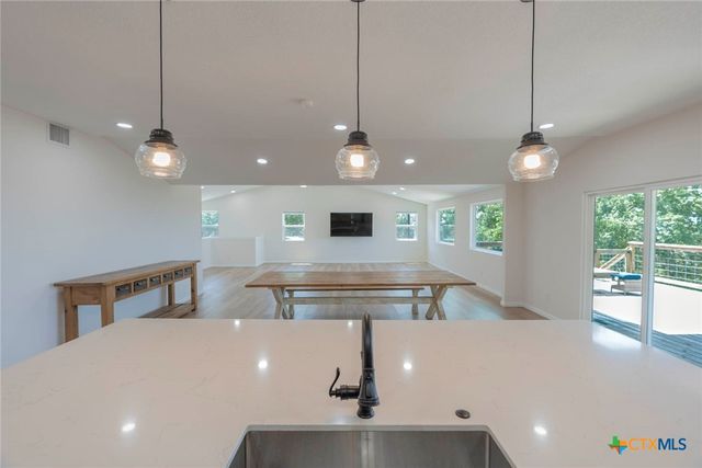 268 White Oak Drive, Canyon Lake, TX 78133