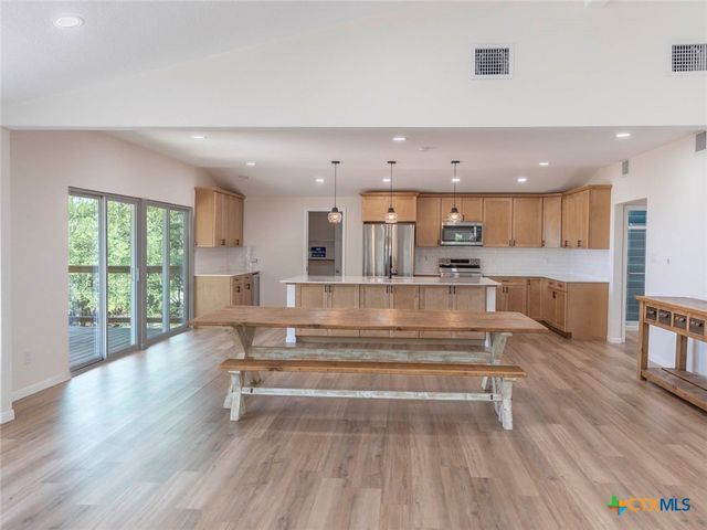 268 White Oak Drive, Canyon Lake, TX 78133