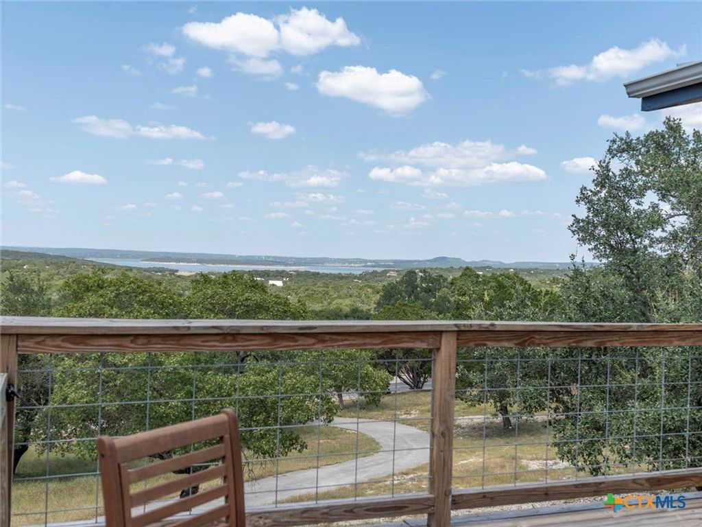 268 White Oak Drive, Canyon Lake, TX 78133