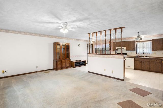 709 Ron Avenue, Washington, MO 63090