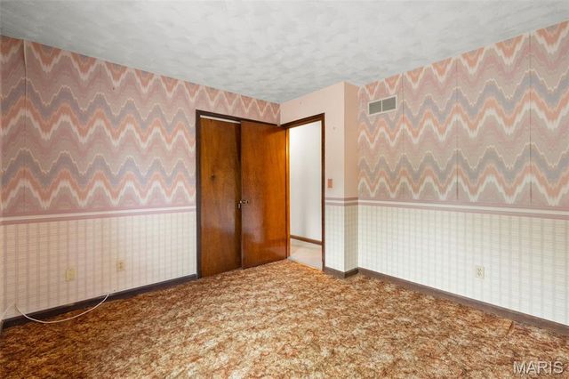 709 Ron Avenue, Washington, MO 63090