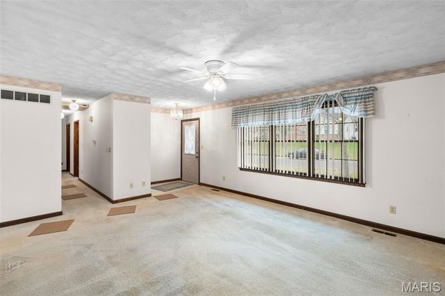 709 Ron Avenue, Washington, MO 63090