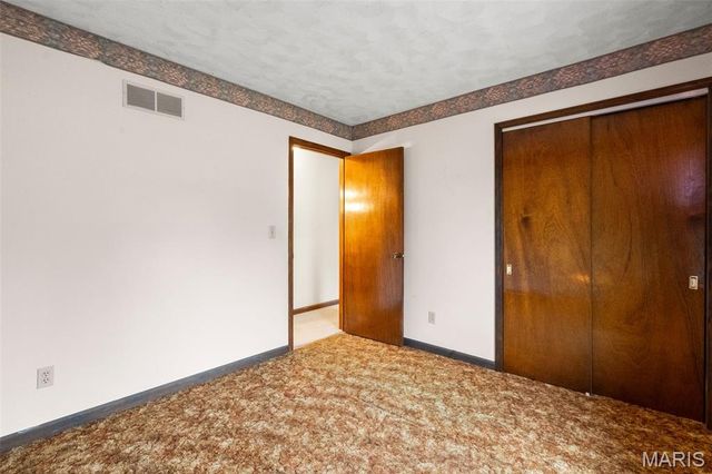 709 Ron Avenue, Washington, MO 63090