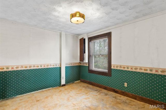 709 Ron Avenue, Washington, MO 63090