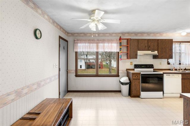 709 Ron Avenue, Washington, MO 63090