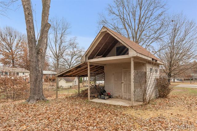 709 Ron Avenue, Washington, MO 63090