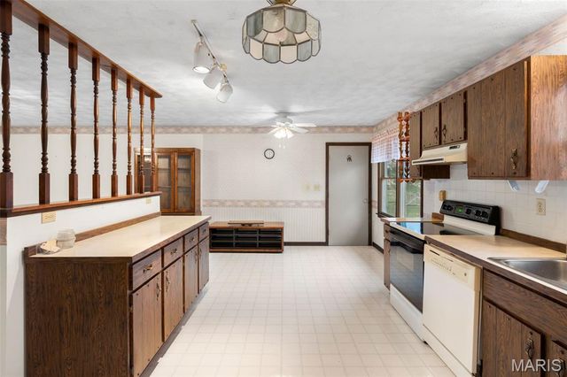 709 Ron Avenue, Washington, MO 63090