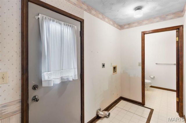 709 Ron Avenue, Washington, MO 63090