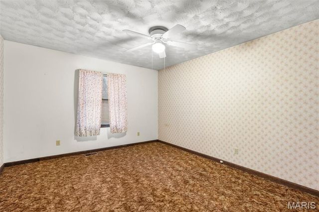 709 Ron Avenue, Washington, MO 63090