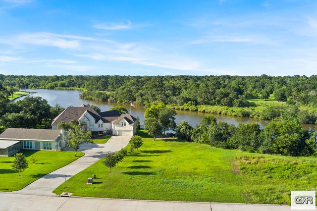 4440 E Bayou Maison, Dickinson, TX 77539