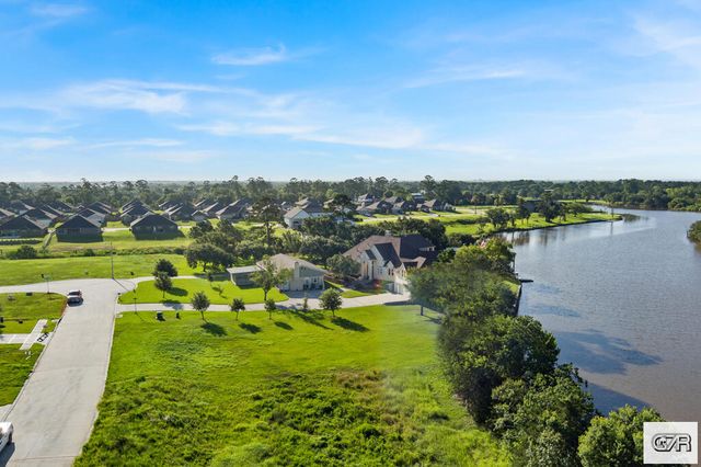 4440 E Bayou Maison, Dickinson, TX 77539