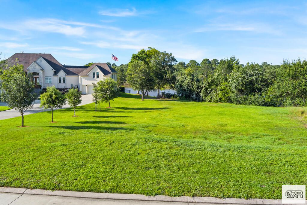 4440 E Bayou Maison, Dickinson, TX 77539