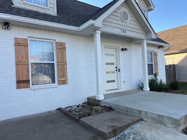 156 Dreville Dr, La Vergne, TN 37086