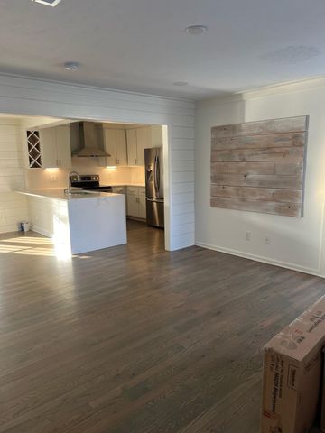 156 Dreville Dr, La Vergne, TN 37086