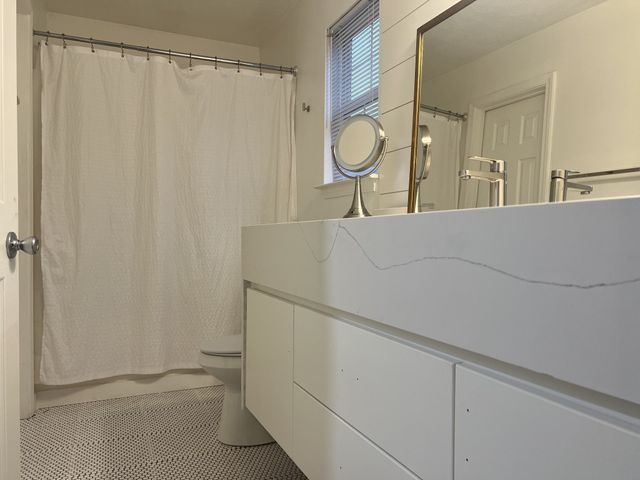 156 Dreville Dr, La Vergne, TN 37086