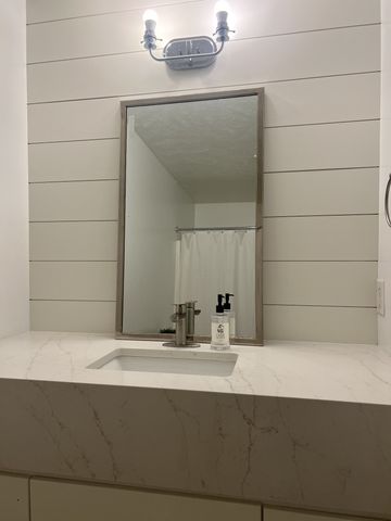 156 Dreville Dr, La Vergne, TN 37086