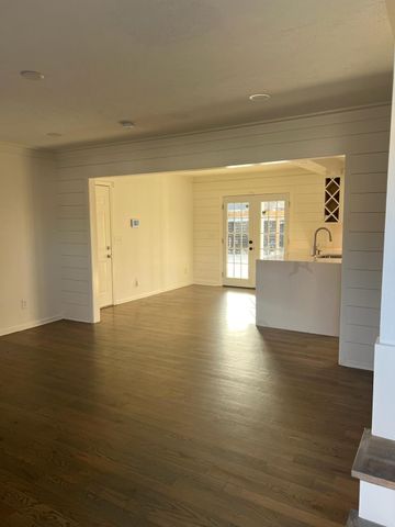 156 Dreville Dr, La Vergne, TN 37086