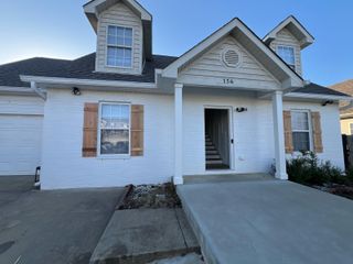 156 Dreville Dr, La Vergne, TN 37086