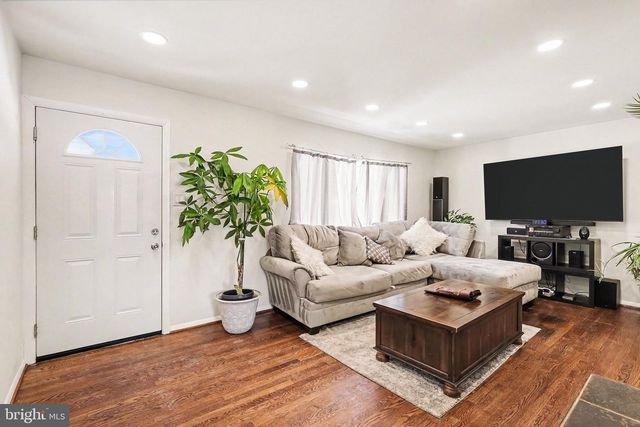 7112 DALHOUSE ST, Springfield, VA 22151