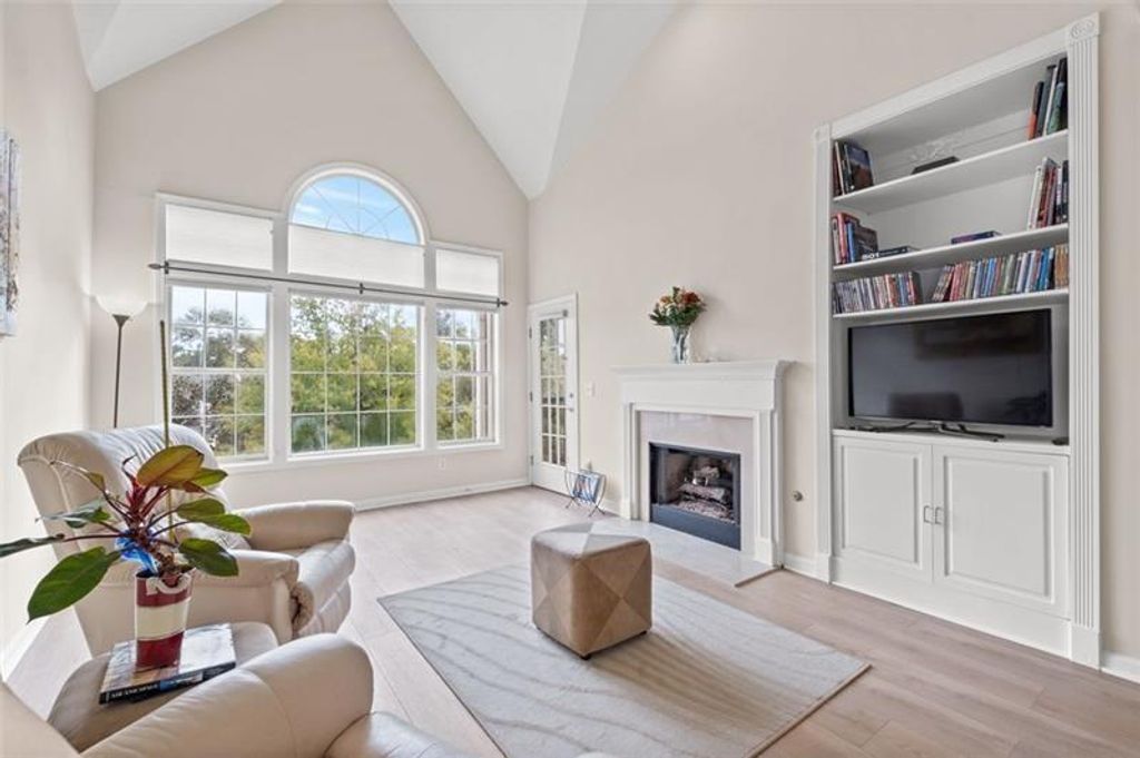 3636 Habersham Road NW 1401, Atlanta, GA 30305