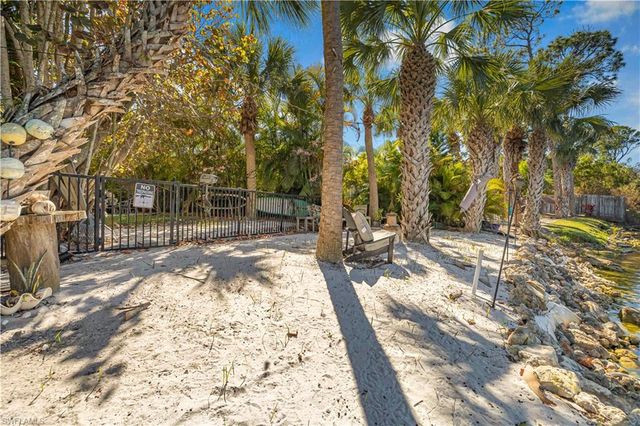 3638 Zion Park CT, Naples, FL 34116