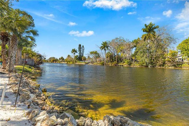 3638 Zion Park CT, Naples, FL 34116