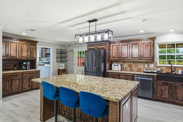 336 Meadows Estate Street, Tom Bean, TX 75491