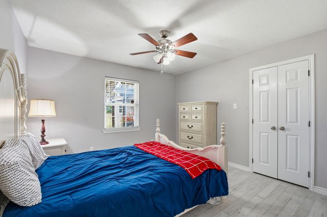 336 Meadows Estate Street, Tom Bean, TX 75491