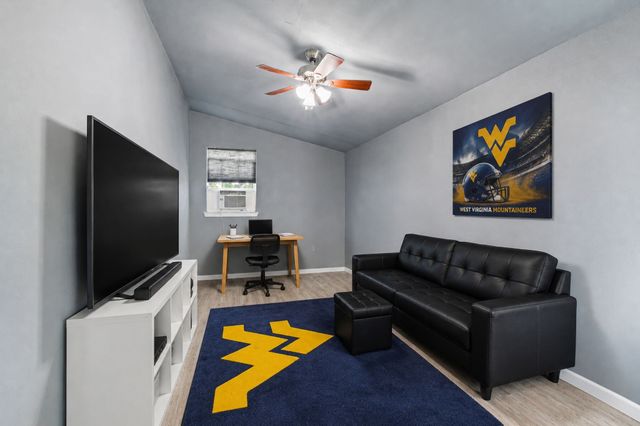 336 Meadows Estate Street, Tom Bean, TX 75491
