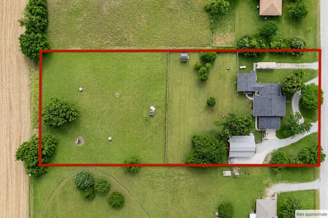336 Meadows Estate Street, Tom Bean, TX 75491
