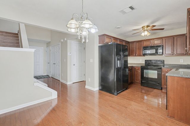 1056 Harold Lee Dr, Smyrna, TN 37167