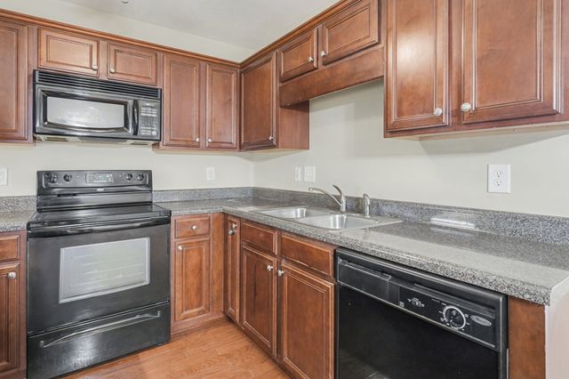 1056 Harold Lee Dr, Smyrna, TN 37167