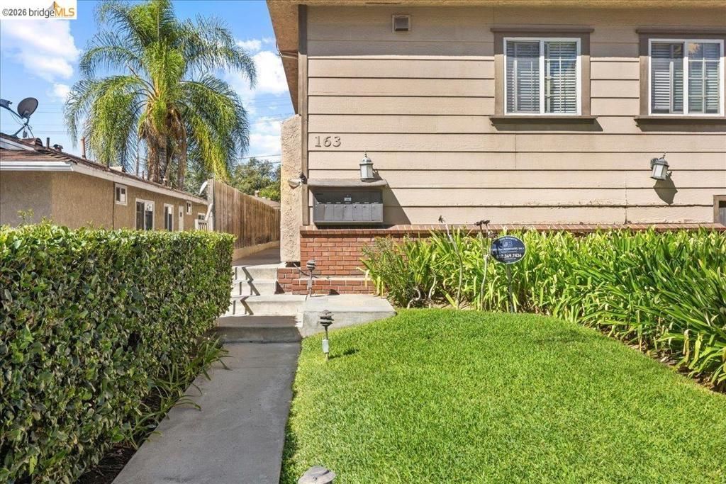 163 N Parkwood AVE APT 3, Pasadena, CA 91107 — photo 2