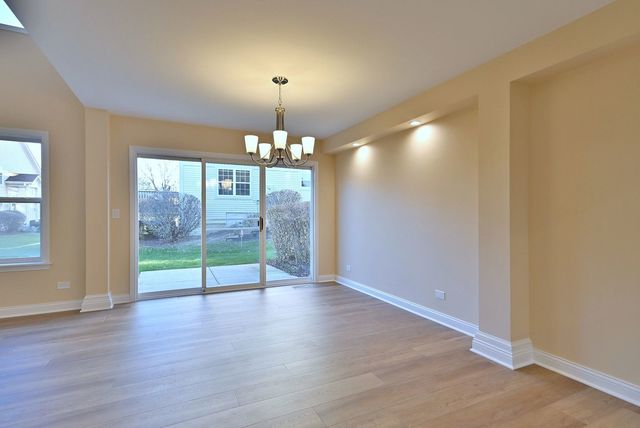 3208 Raphael Court, St. Charles, IL 60175