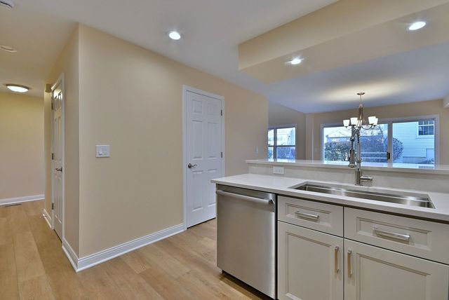 3208 Raphael Court, St. Charles, IL 60175