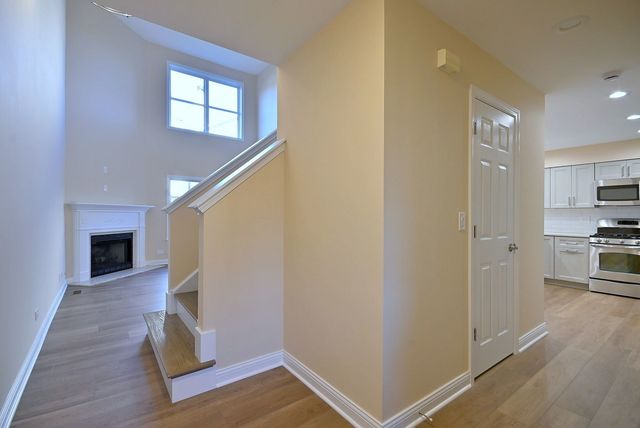 3208 Raphael Court, St. Charles, IL 60175