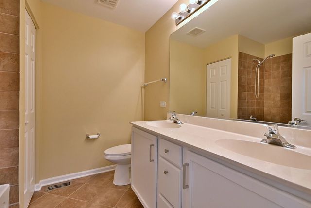 3208 Raphael Court, St. Charles, IL 60175