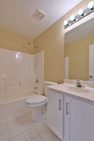 3208 Raphael Court, St. Charles, IL 60175