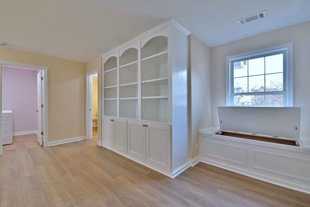 3208 Raphael Court, St. Charles, IL 60175