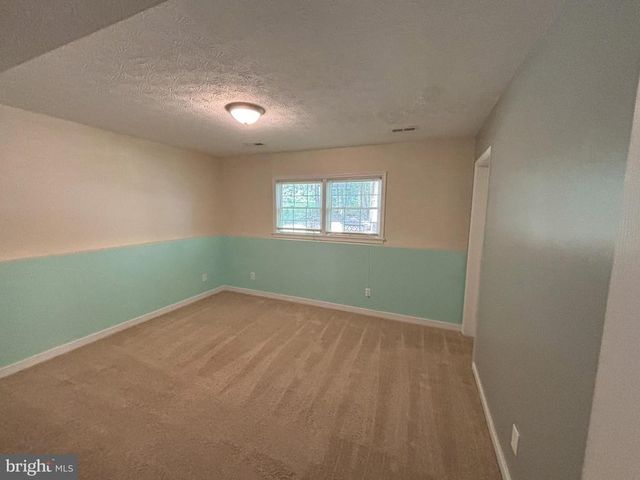 1327 LAKEVIEW PKWY, Locust Grove, VA 22508