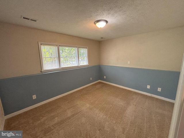 1327 LAKEVIEW PKWY, Locust Grove, VA 22508