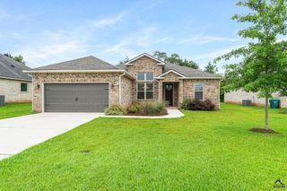 208 Susannes Retreat, Perry, GA 31069