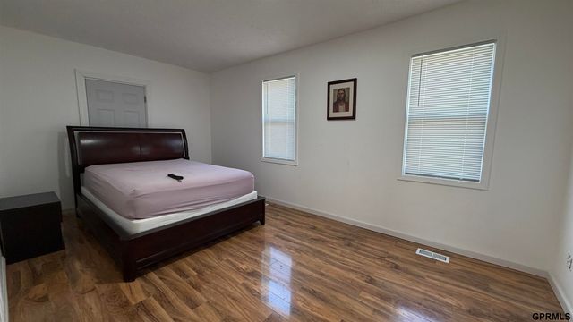 4735 S 17 Street, Omaha, NE 68107