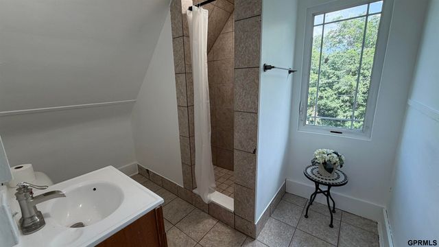 4735 S 17 Street, Omaha, NE 68107